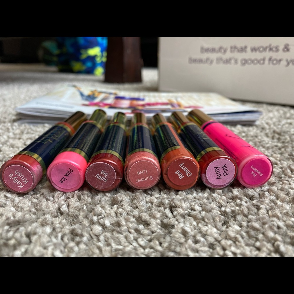 5 Colors Included-READ Description! New & sealed Lipsense Rare SD40 Colors